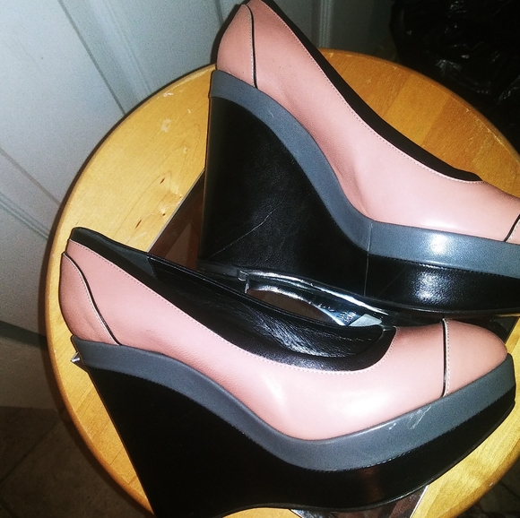 Escada sz7 wedge platform pumps never worn - Picture 6 of 10